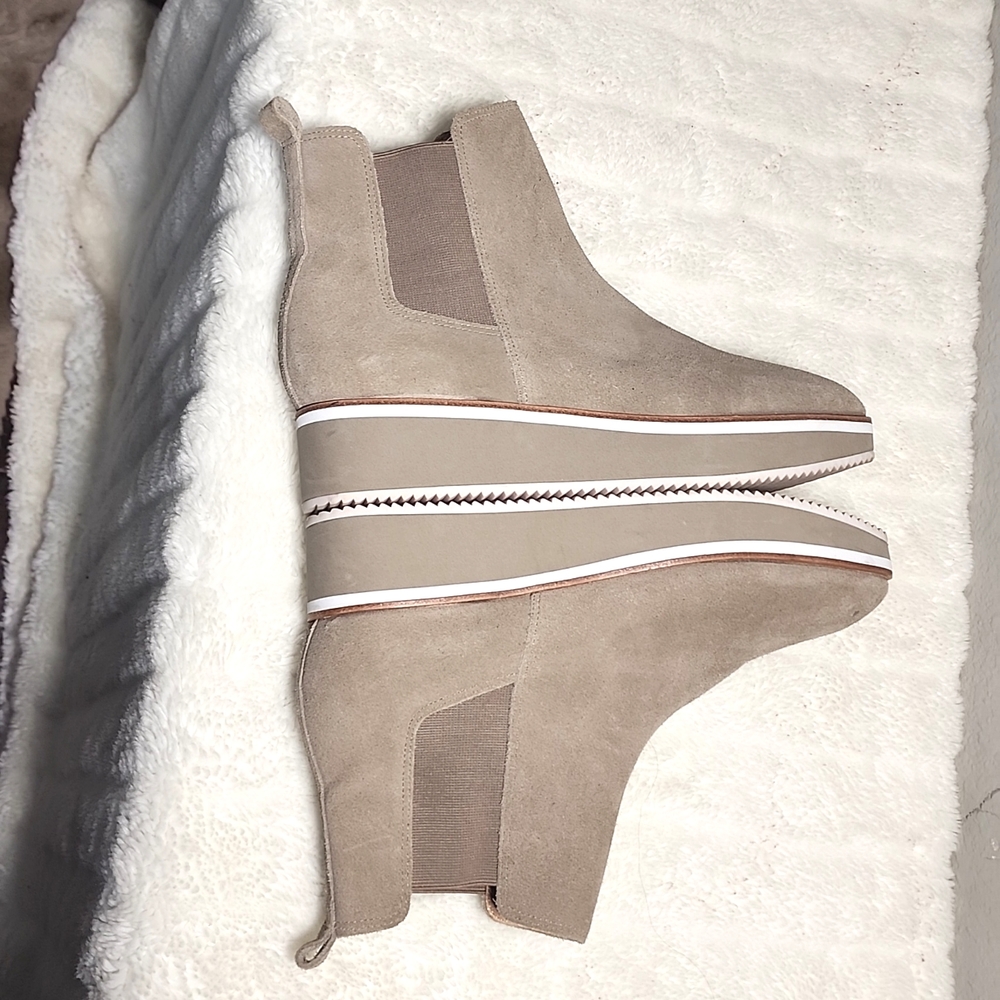 ANTONIO MELANI Suede platform . Grey colour. 11m